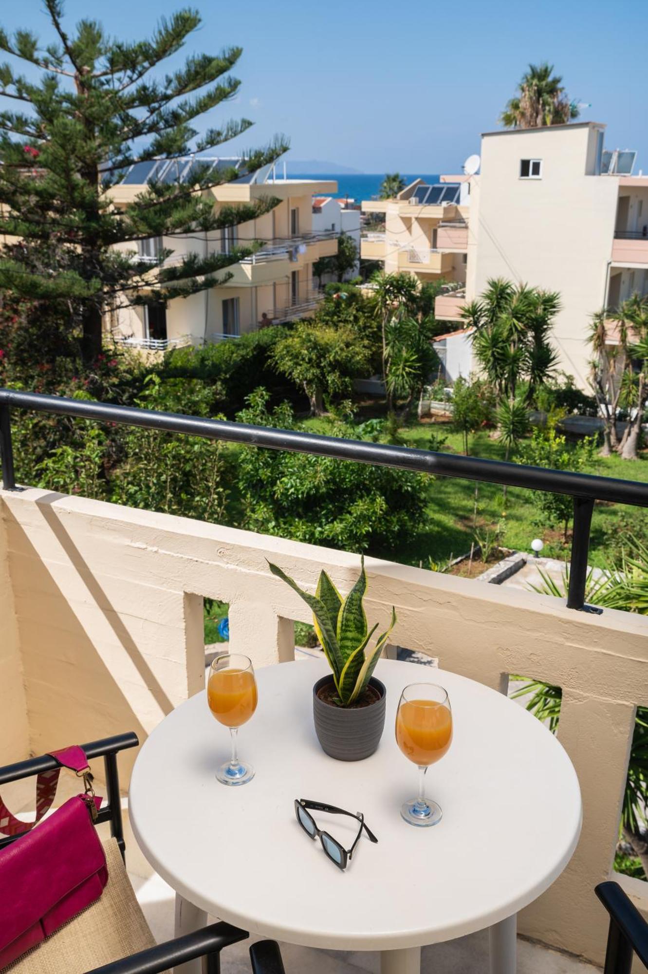 Evdokia Αpartments & Dimitra Village Agia Marina 외부 사진