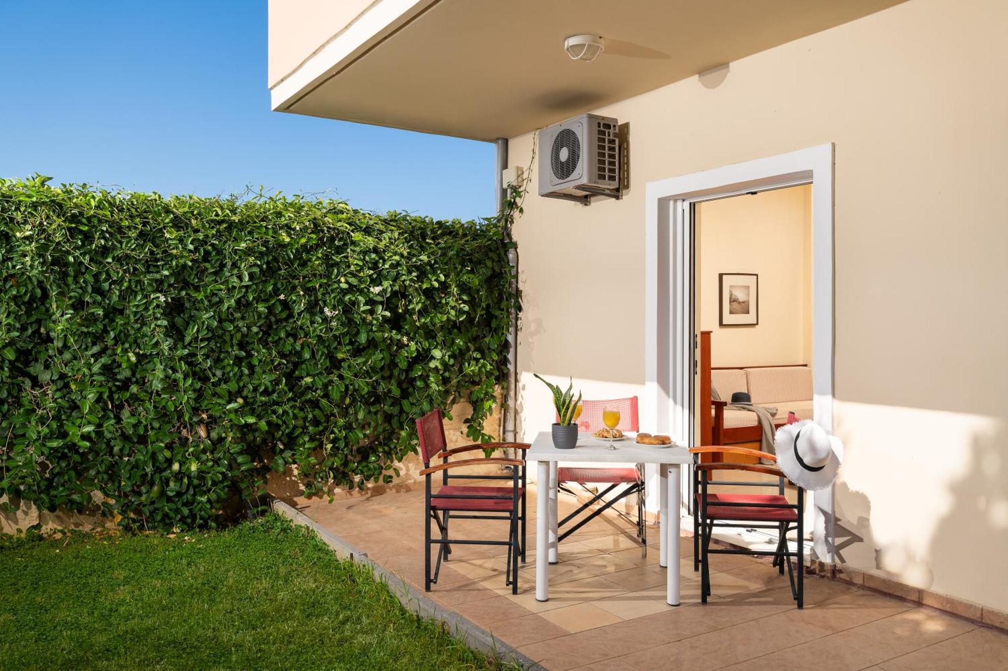 Evdokia Αpartments & Dimitra Village Agia Marina 외부 사진