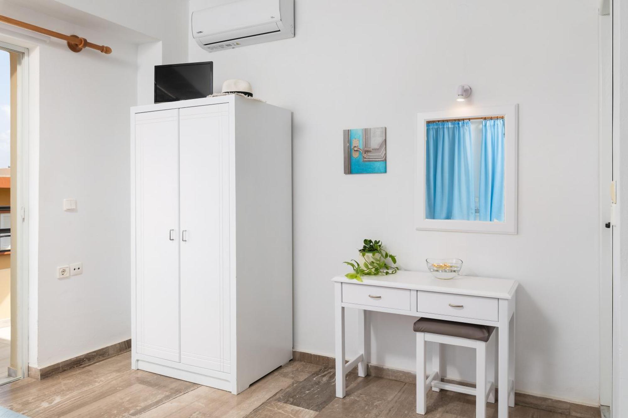 Evdokia Αpartments & Dimitra Village Agia Marina 외부 사진